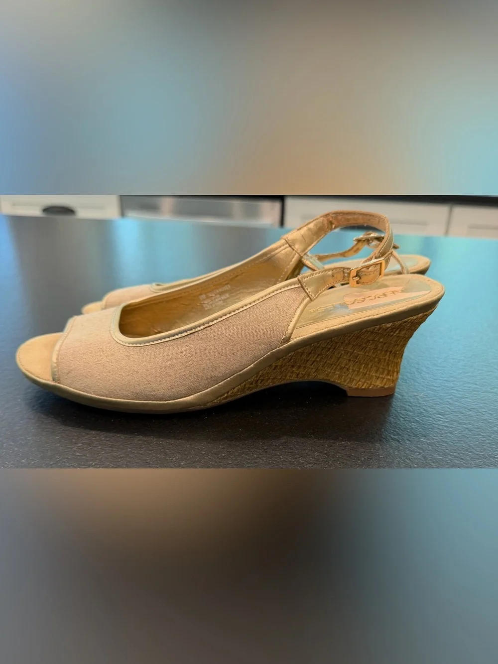 Aerosoles Dozen Roses Gold Linen Slingback Wedge Peep Toe Sandals 9M